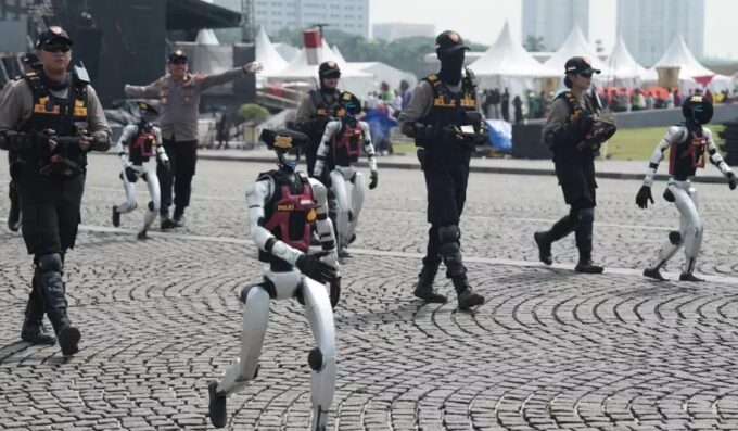 Mabes Polri perkenalkan personel robot, ini fungsinya