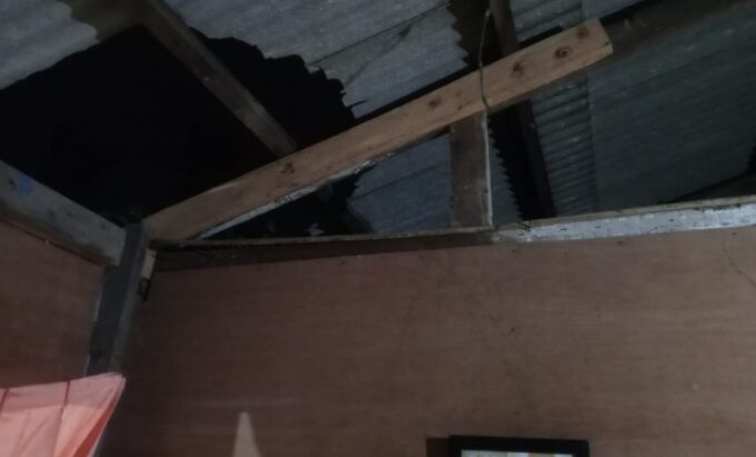 Angin kencang rusak lima rumah warga di Sabang