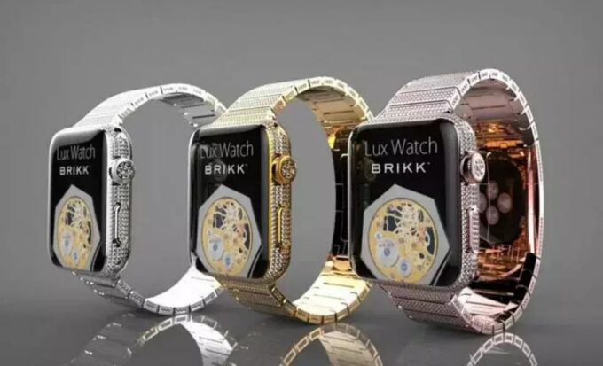 Brikk Lux Watch Omni, Smartwatch seharga Rp850 juta