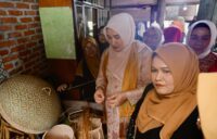 Kak Na minta perajin di Aceh Besar manfaatkan internet untuk pemasaran dan inovasi produk