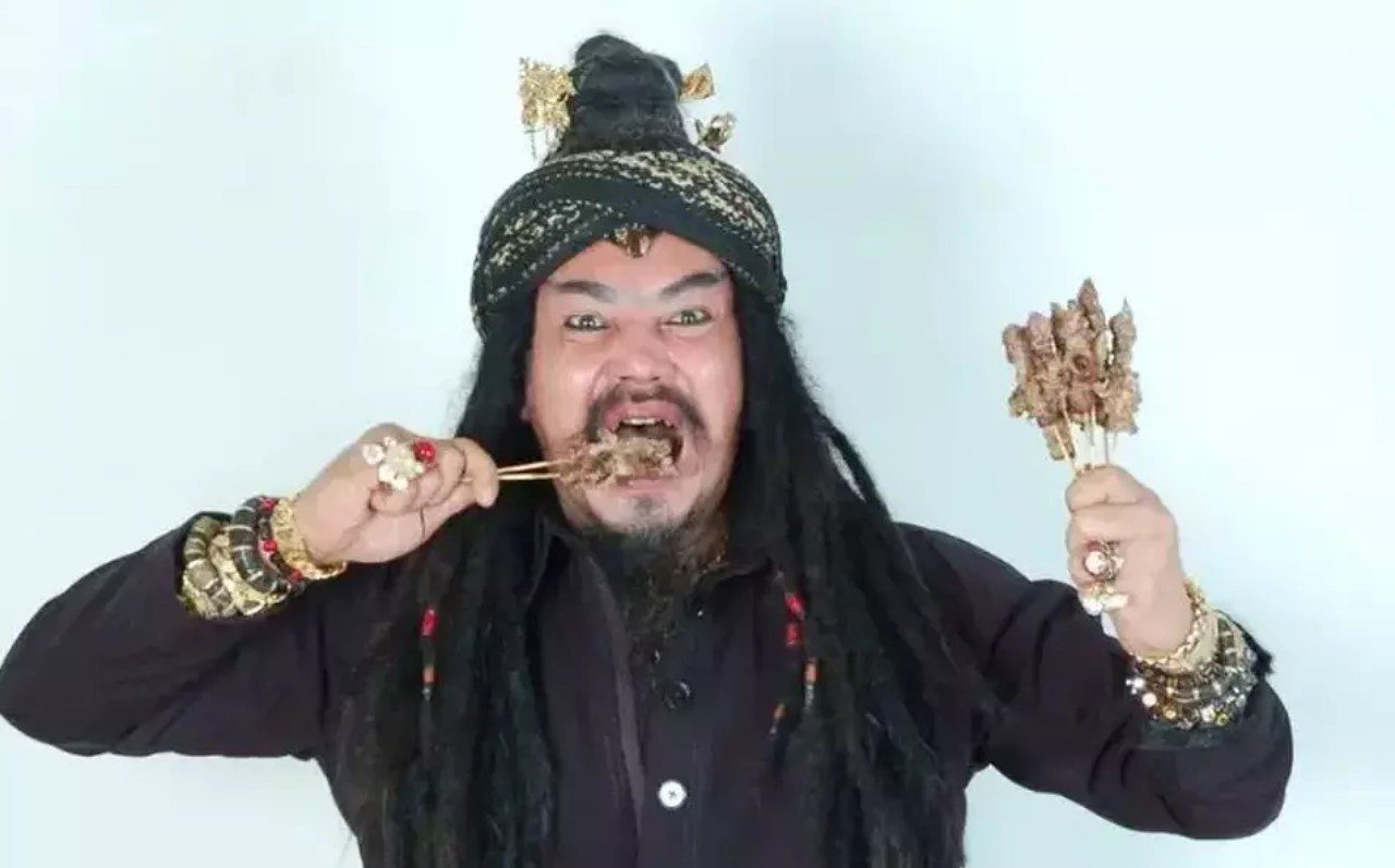 Foto paspornya bertaring, Limbad sempat ditahan petugas imigrasi Arab Saudi