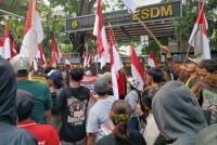 Ratusan warga demo tolak tambang di Halmahera Timur minta Menteri ESDM cabut izin PT Position