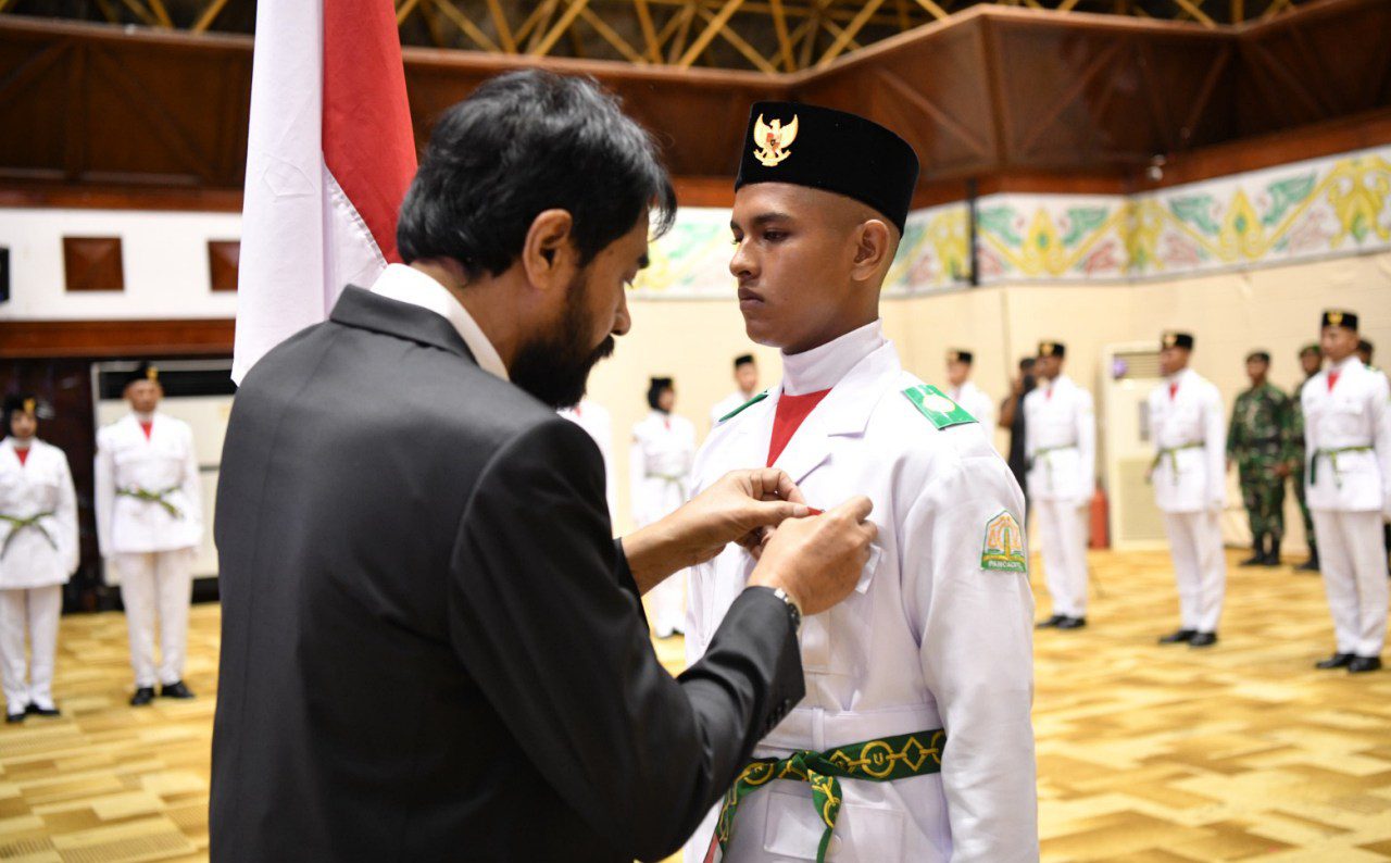 Mualem kukuhkan 44 petugas Paskibraka Aceh