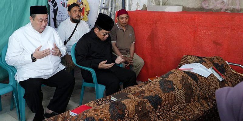 Pramono melayat ke rumah Affan Kurniawan, driver ojol yang meninggal dilindas mobil Rantis polisi