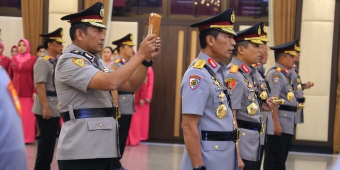 Kapolri lantik Wahyu Widada jadi Irwasum dan Syardiantono jadi Kabareskrim