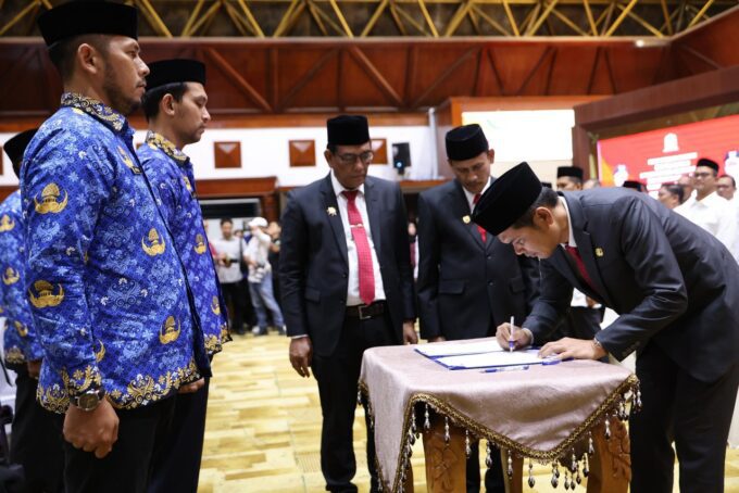 Lantik 290 pejabat eselon 3 dan 4 dilingkup Setda Aceh, M Nasir : Percepatan realisasi anggaran dan pengentasan kemiskinan jadi fokus