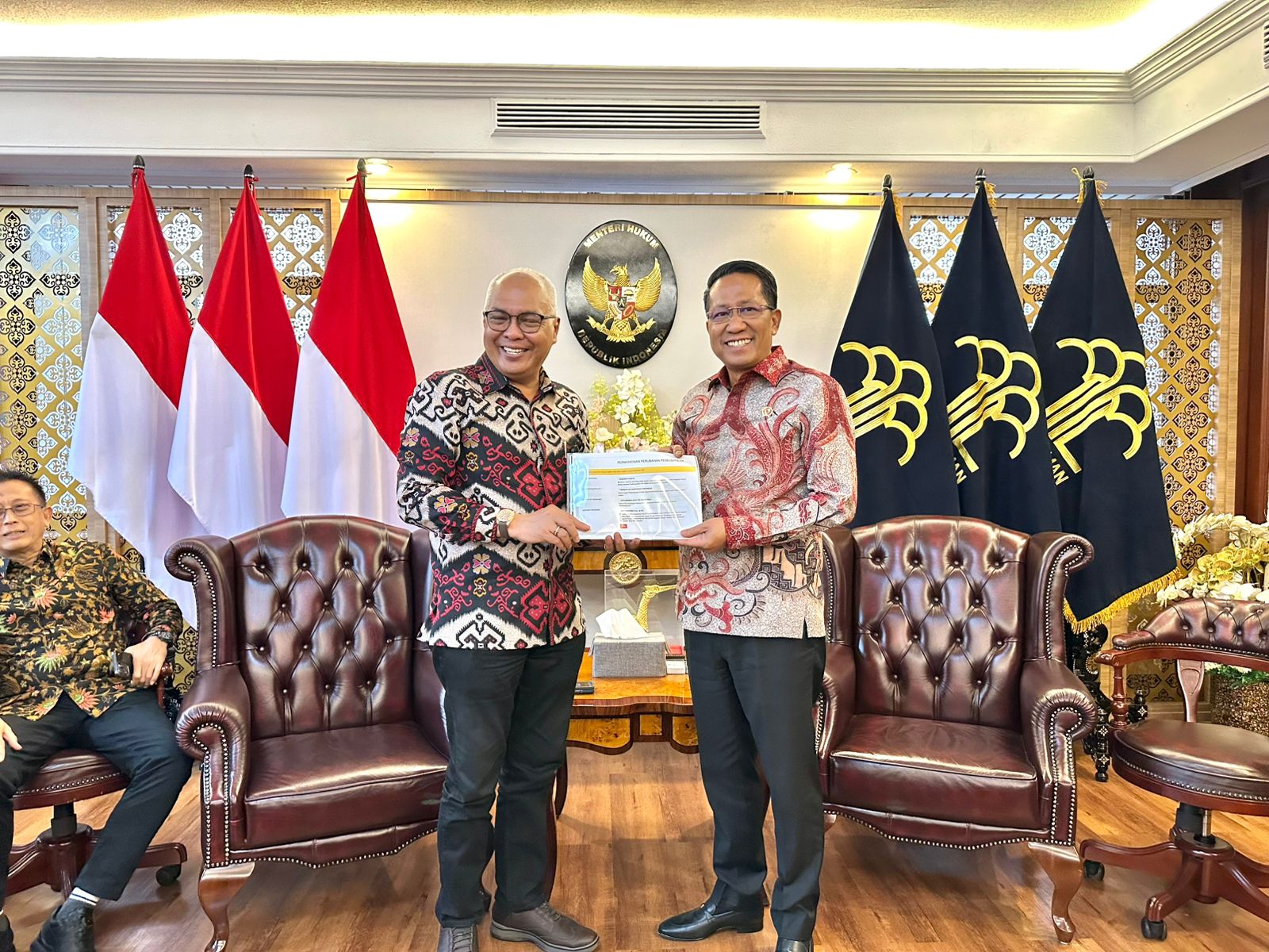 Ketua Umum PWI Akhmad Munir temui Menteri Hukum RI