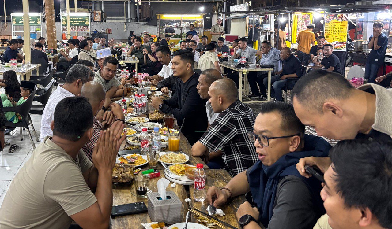 Abang Samalanga jamu makan malam Ketua MPR RI
