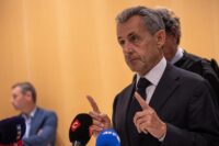 Mantan Presiden Prancis Nicholas Sarzoky resmi jalan tahanan kasus dugaan dana kampanye ilegal