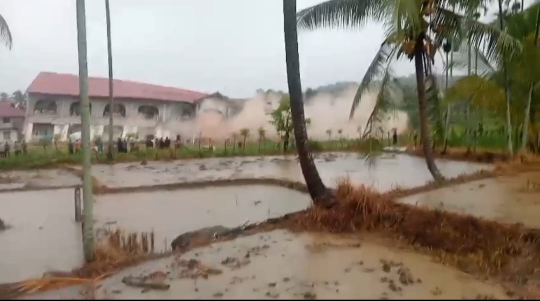 Bangunan dua lantai asrama dayah di Samalanga ambruk, ini penjelasan pihak Yayasan