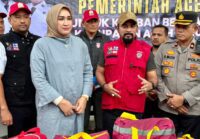 Kak Na serahkan bantuan masa panik korban banjir di Aceh Timur
