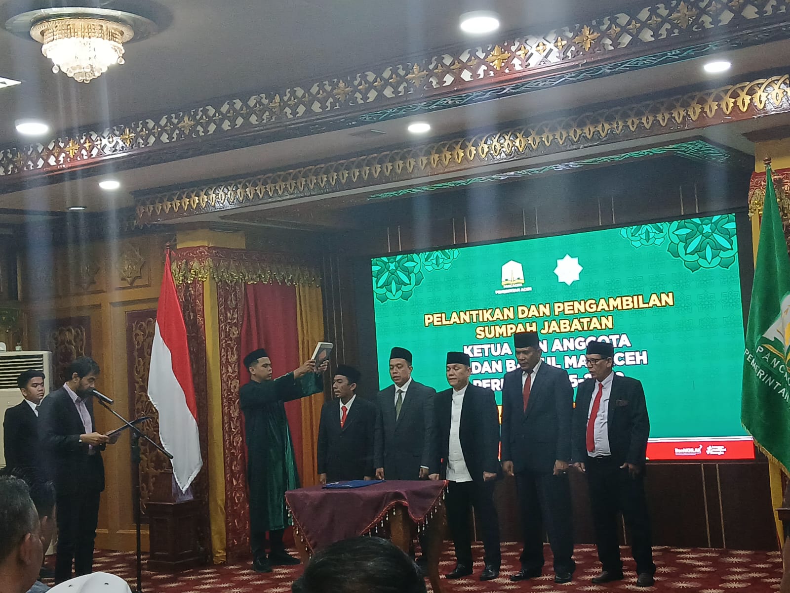 Mualem lantik Komisioner Baitul Mal Aceh 2025-2030, Abon Yunus jadi ketua