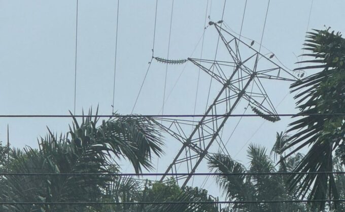 Sembilan tower SUTT 150 KVa ambruk akibat banjir, PLN Aceh kerahkan pesawat Hercules dan helikopter