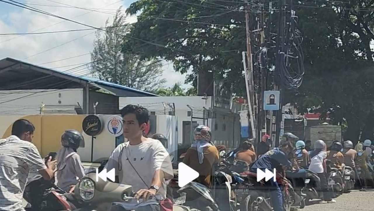 Ribuan kenderaan antri BBM di sejumlah SPBU di Banda Aceh