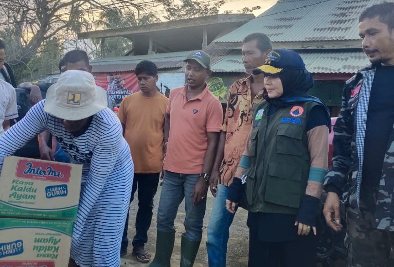 Bunda Salma bantu korban banjir di Langkahan dan Matang Kuli di Aceh Utara