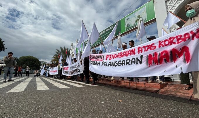 Warga Aceh demo tuntut Prabowo tetapkan bencana nasional