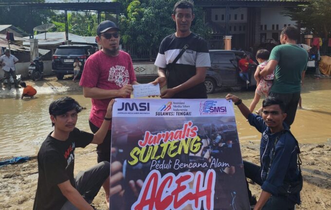 JMSI Aceh salurkan bantuan uang tunai Rp11 juta untuk lima wartawan korban banjir