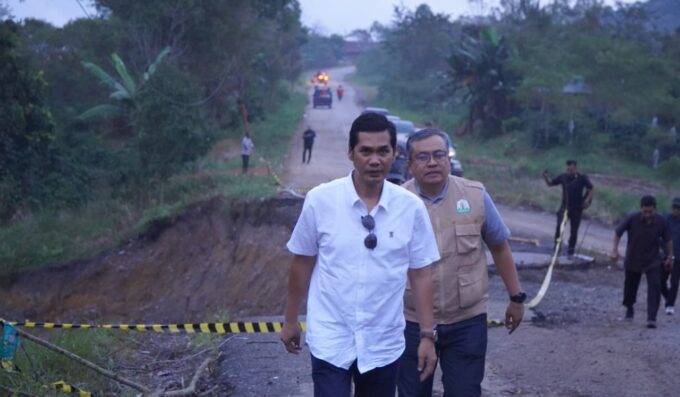 Di Aceh Utara, M Nasir cek kerusakan jalan lintas provinsi ke Bener Meriah