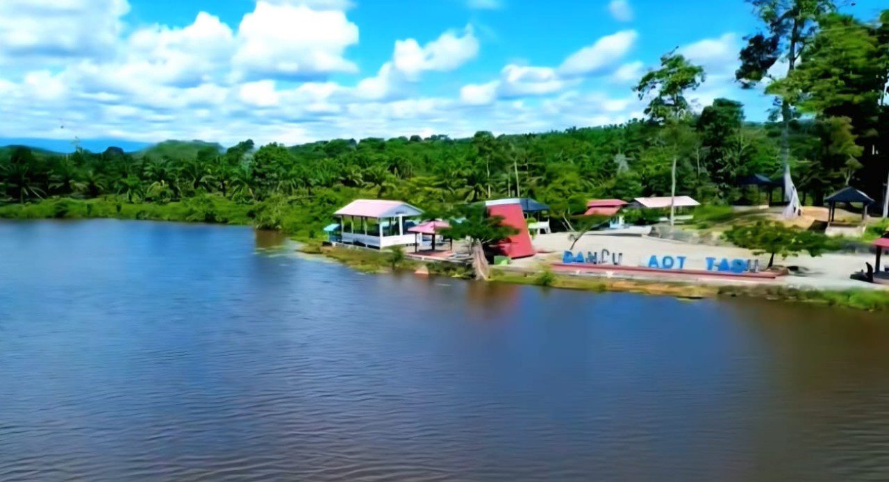Ketenangan tak terbeli di Danau Laot Tadu Nagan Raya