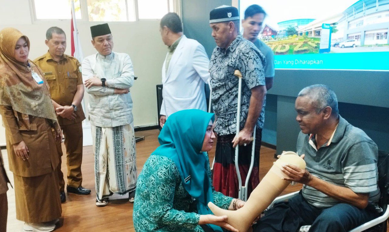 Baitul Mal Aceh salurkan bantuan kaki palsu senilai Rp600 juta