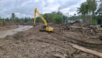 Ribuan kubik kayu yang terbawa banjir bandang di Krueng Meureudu Pidie Jaya lenyap