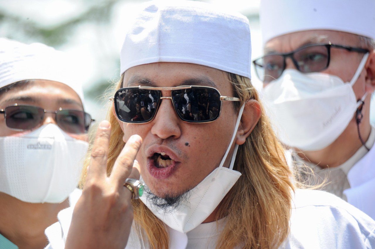Penjagaan Polres Metro Tengerang Kota diperketat, apakah Bahar bin Smith akan ditahan?