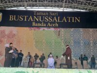 Transaksi esek-esek lewat aplikasi online, dua warga di cambuk di Banda Aceh