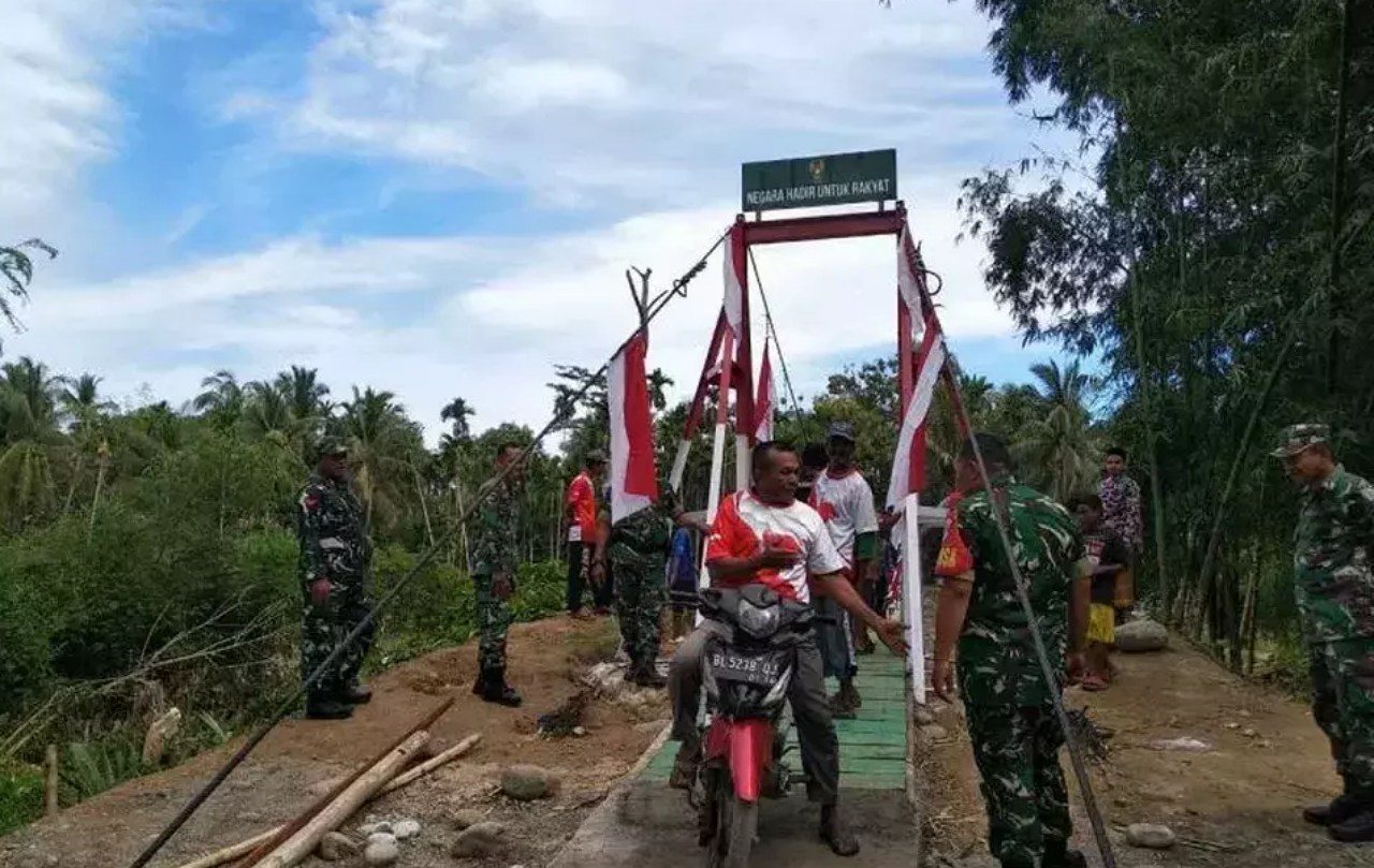 Jembatan Gantung di Gampong Teungoh Aceh Utara rampung dibangun, Kadispenad : Ini wujud pengabdian TNI bantu rakyat