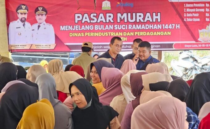 Kadisperindag Aceh : Warga borong beras di pasar murah, total subsidi disalurkan capai Rp2,3 miliar