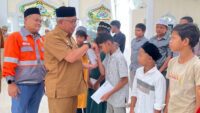 200 anak yatim di Lhoknga dan Leupung dapat santunan dari PT SBA