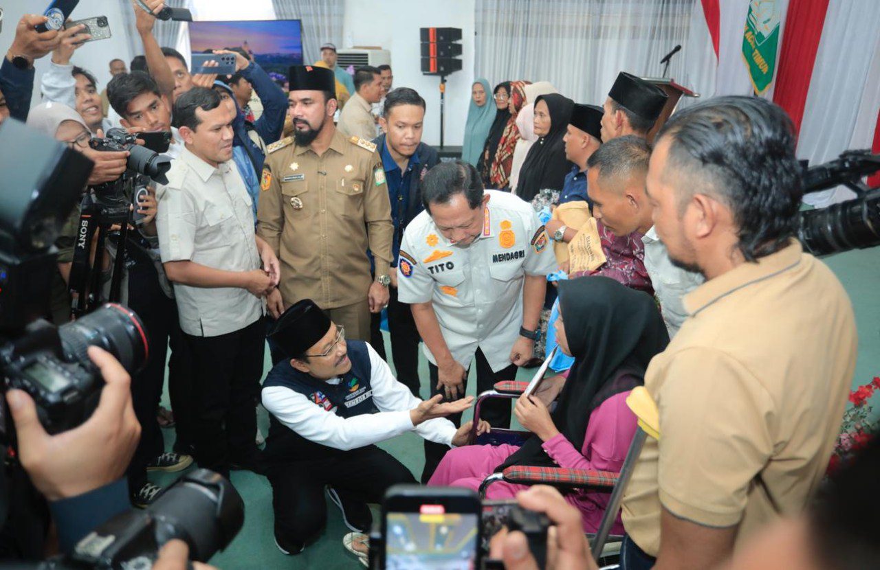 Jelang lebaran, Tito dan Mensos kunjungi Aceh Timur, ada apa??