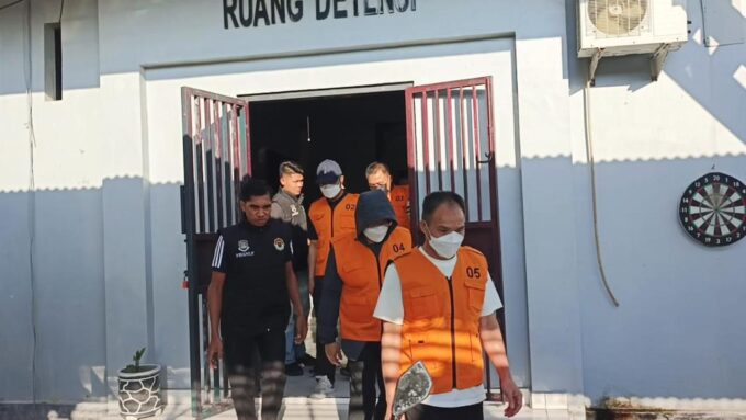 Empat WNA China Dideportasi Usai Ambil Sampel Tanah di Buol