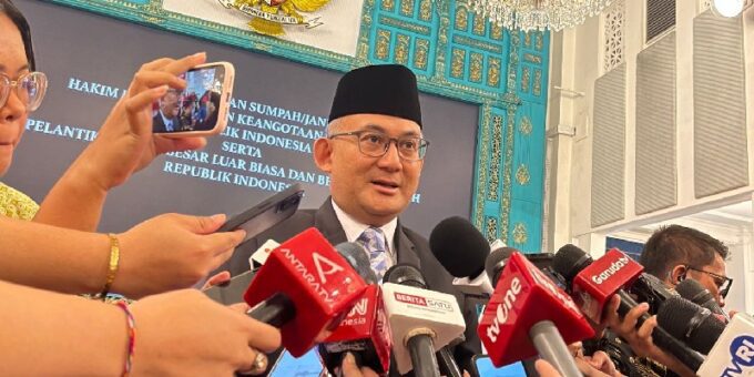 Prabowo Lantik Andi Rahadian Jadi Dubes RI untuk Oman dan Yaman