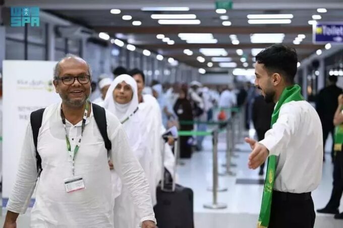 Pakistan dan Bangladesh jadi rombongan pertama tiba di Arab Saudi di musim haji 2026