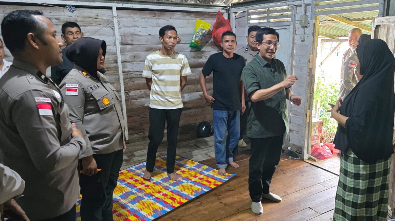 Kapolsek Jaya Baru dan Ketua DPRK Banda Aceh datangi rumah Wardiah