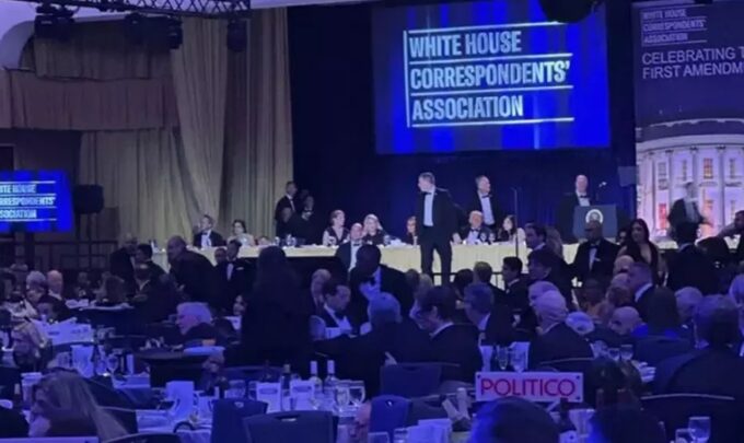 Guru di Amerika tembaki acara Donald Trump makan malam