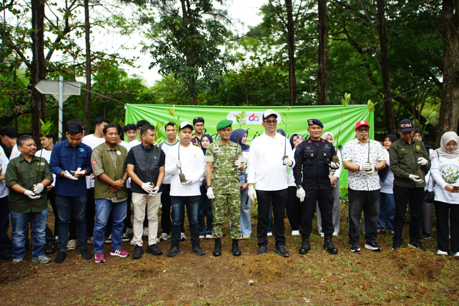 Dispora Aceh dan IPMAT Banda Aceh kampanye peduli lingkungan