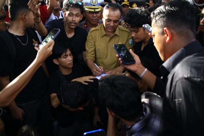 Wakili Mualem, Kadinskes Aceh teken petisi cabut Pergub JKA
