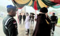 Tiga pelaku Judi di cambuk di Aceh Besar. Kejari : Kita komit dukung penegakan syariat islam