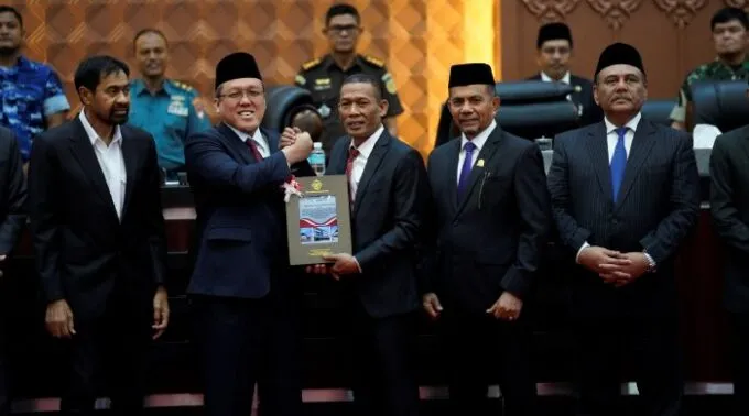 Ketua DPR Aceh pimpin rapat paripurna LHP 2025