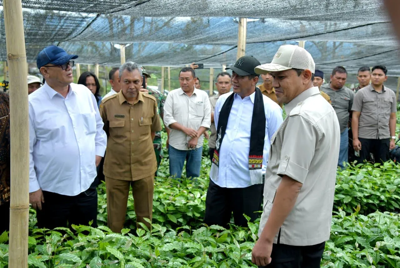 Ke Gayo, Mentan didampingi Fadhlullah dan Azanuddin Kurnia