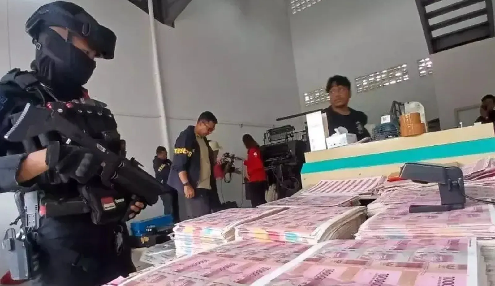 Grebek pabrik uang palsi, Pold Metro Jaya sita Rp36 miliar