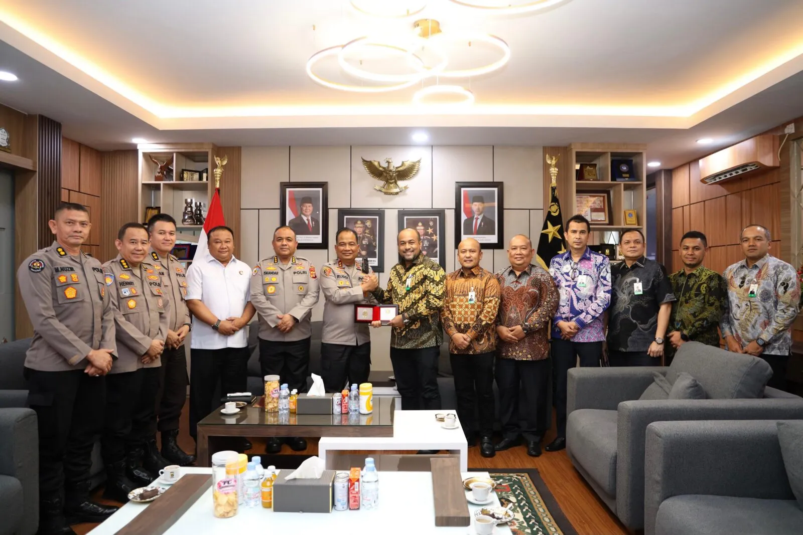 Direksi Bank Aceh silaturahmi ke Polda, Fadhil Ilyas : pererat hubungan kelembagaan